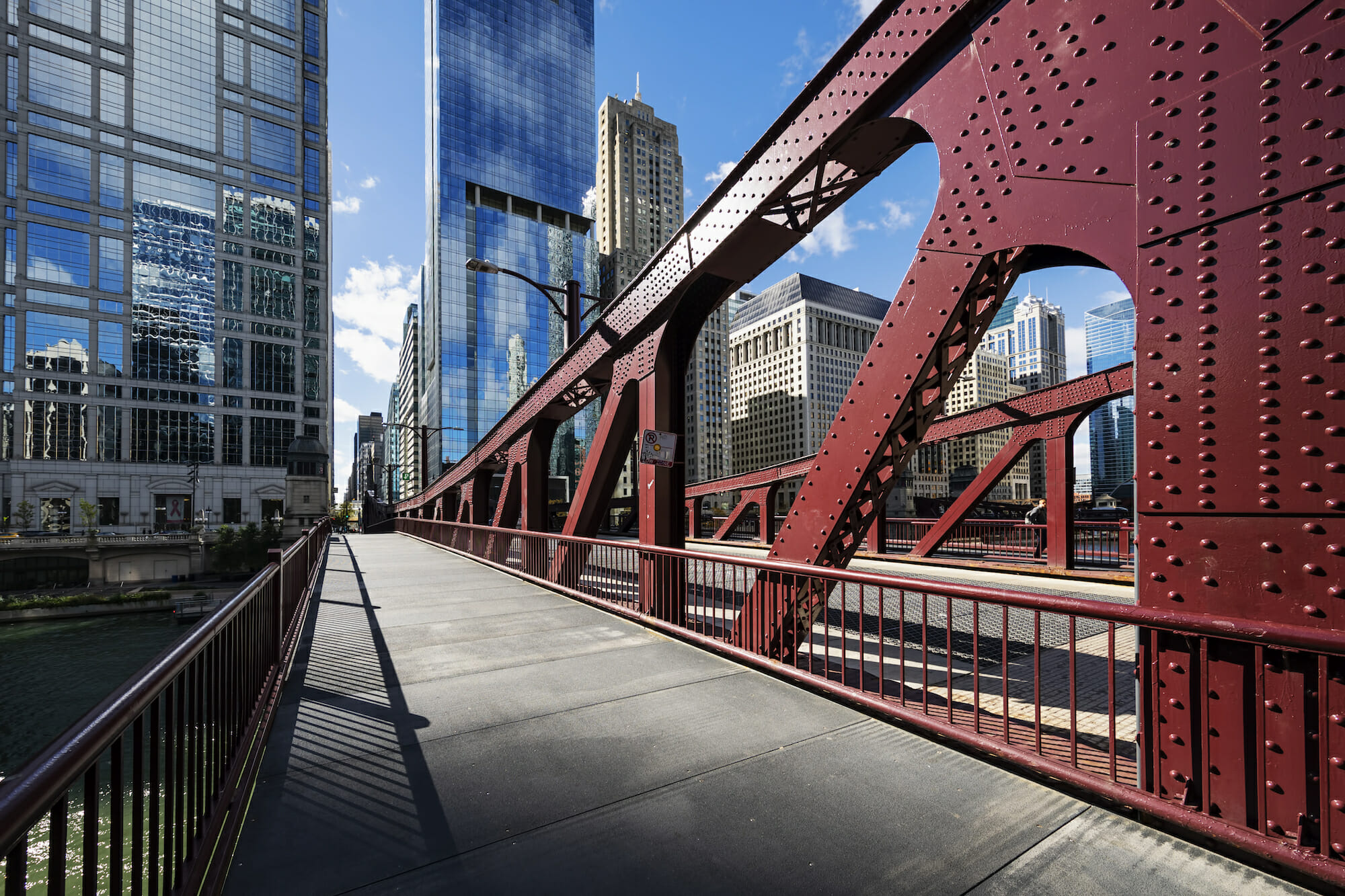 Chicago downtown bridge and buiding